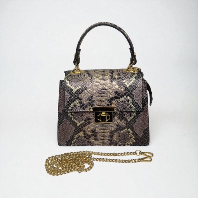 borsa-donna - borse-donna - borsa-in-pelle - borsa-donna-in-pelle - borsa-donna-made-in-italy - borsa-a-spalla-donna - borsa-a-tracolla-donna - borsa-elegante-donna - borsa-moda-donna - borsa-artigianale-donna - borsa-donna-vera-pelle - borsa-donna-classica - borsa-donna-multifunzione - borsa-donna-con-tracolla - borsa-donna-di-design - borsa-donna-moda-italiana - borsa-donna-fatta-a-mano - borsa-donna-lavoro - borsa-donna-giornaliera - borsa-donna-compatta - borsa-donna-shopping - borsa-donna-estiva - borsa-donna-invernale - borsa-donna-chic - accessori-donna-pelle - borse-femminili-eleganti - borse-di-lusso-donna - borse-in-pelle-italiana - borsa-donna-con-tasche - borsa-donna-grande - borsa-donna-piccola - borsa-donna-morbida - borsa-donna-rigida - borsa-donna-con-manici - borsa-donna-originale - borsa-donna-casual - borsa-donna-per-uscite - borsa-donna-per-ogni-giorno - borsa-donna-versatile - borsa-donna-in-tendenza - borsa-donna-modello-unico