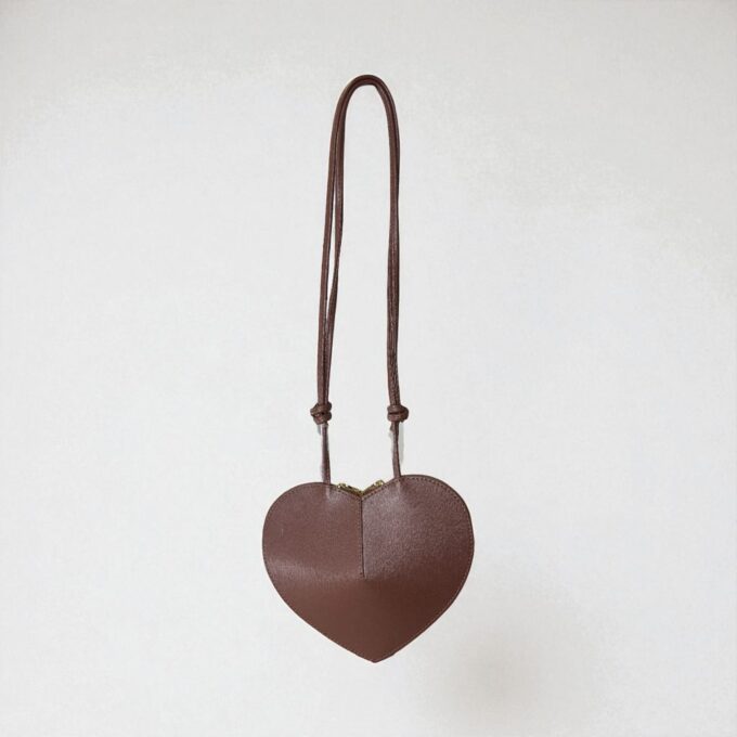 borsa-donna - borse-donna - borsa-in-pelle - borsa-donna-in-pelle - borsa-donna-made-in-italy - borsa-a-spalla-donna - borsa-a-tracolla-donna - borsa-elegante-donna - borsa-moda-donna - borsa-artigianale-donna - borsa-donna-vera-pelle - borsa-donna-classica - borsa-donna-multifunzione - borsa-donna-con-tracolla - borsa-donna-di-design - borsa-donna-moda-italiana - borsa-donna-fatta-a-mano - borsa-donna-lavoro - borsa-donna-giornaliera - borsa-donna-compatta - borsa-donna-shopping - borsa-donna-estiva - borsa-donna-invernale - borsa-donna-chic - accessori-donna-pelle - borse-femminili-eleganti - borse-di-lusso-donna - borse-in-pelle-italiana - borsa-donna-con-tasche - borsa-donna-grande - borsa-donna-piccola - borsa-donna-morbida - borsa-donna-rigida - borsa-donna-con-manici - borsa-donna-originale - borsa-donna-casual - borsa-donna-per-uscite - borsa-donna-per-ogni-giorno - borsa-donna-versatile - borsa-donna-in-tendenza - borsa-donna-modello-unico