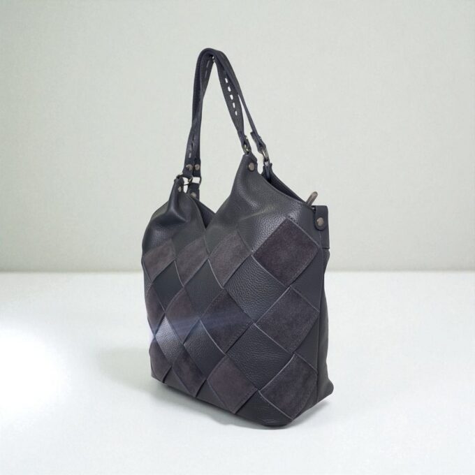 borsa-donna - borse-donna - borsa-in-pelle - borsa-donna-in-pelle - borsa-donna-made-in-italy - borsa-a-spalla-donna - borsa-a-tracolla-donna - borsa-elegante-donna - borsa-moda-donna - borsa-artigianale-donna - borsa-donna-vera-pelle - borsa-donna-classica - borsa-donna-multifunzione - borsa-donna-con-tracolla - borsa-donna-di-design - borsa-donna-moda-italiana - borsa-donna-fatta-a-mano - borsa-donna-lavoro - borsa-donna-giornaliera - borsa-donna-compatta - borsa-donna-shopping - borsa-donna-estiva - borsa-donna-invernale - borsa-donna-chic - accessori-donna-pelle - borse-femminili-eleganti - borse-di-lusso-donna - borse-in-pelle-italiana - borsa-donna-con-tasche - borsa-donna-grande - borsa-donna-piccola - borsa-donna-morbida - borsa-donna-rigida - borsa-donna-con-manici - borsa-donna-originale - borsa-donna-casual - borsa-donna-per-uscite - borsa-donna-per-ogni-giorno - borsa-donna-versatile - borsa-donna-in-tendenza - borsa-donna-modello-unico